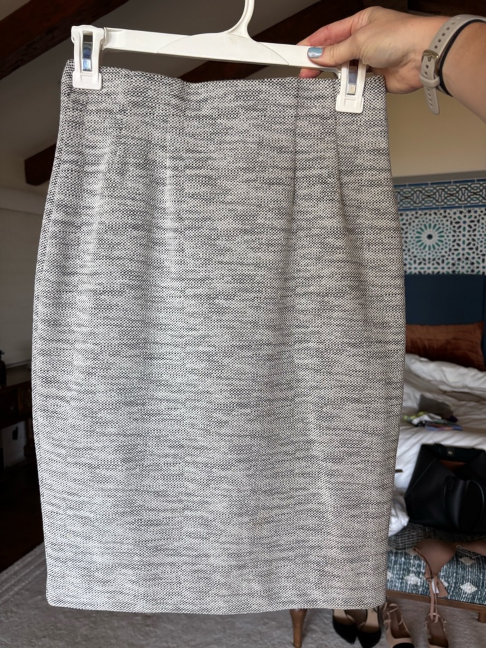 Amanda & Chelsea Gray Textured Pencil Skirt